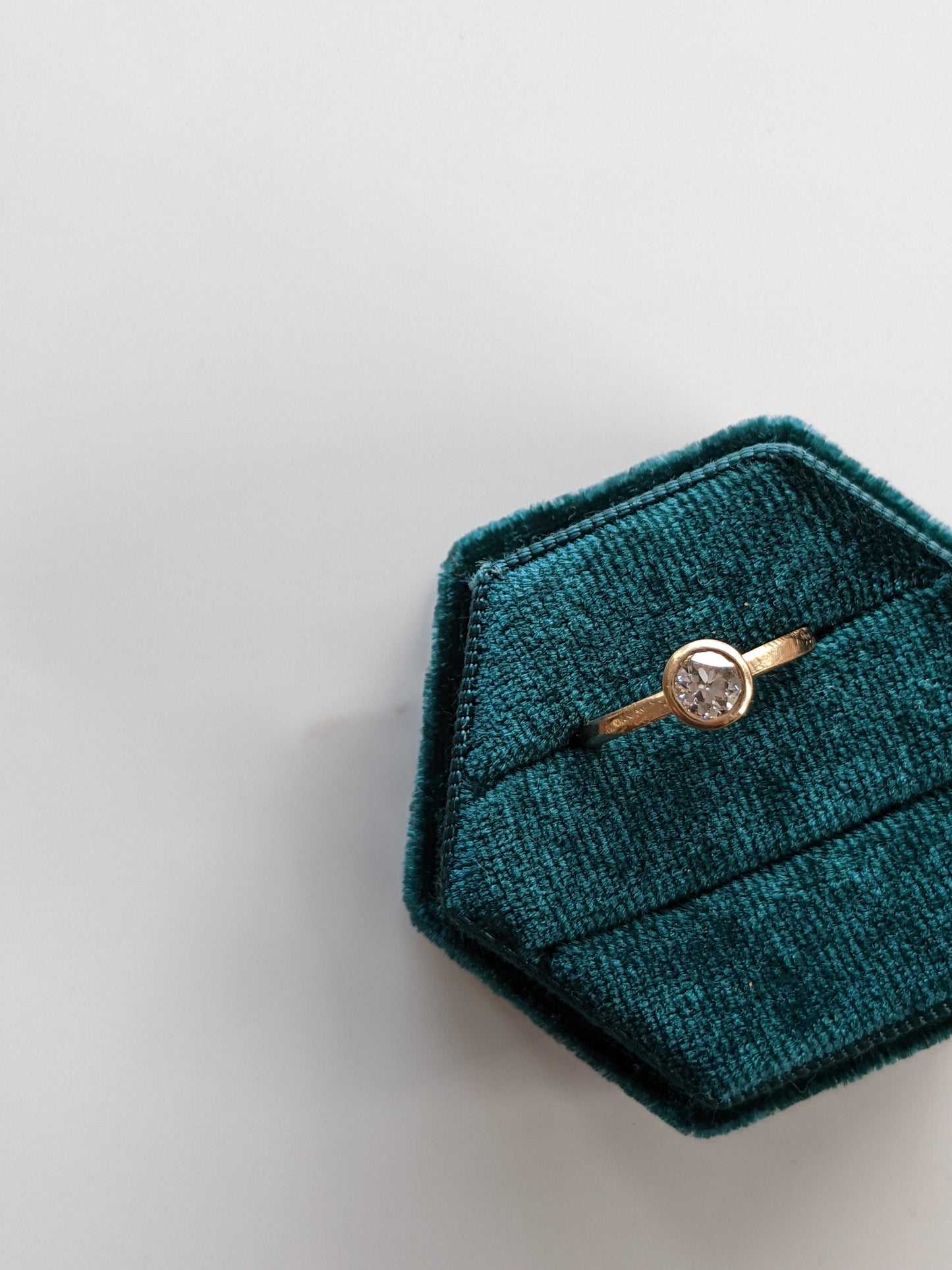 Liquidation — Waterlily Solitaire — Antique Diamond