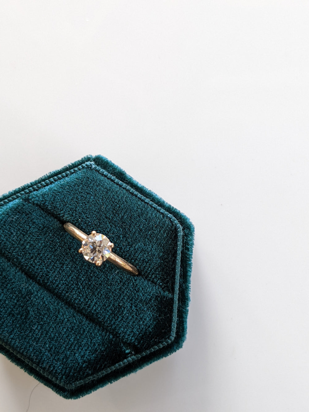Liquidation — Marigold Solitaire — Antique Diamond
